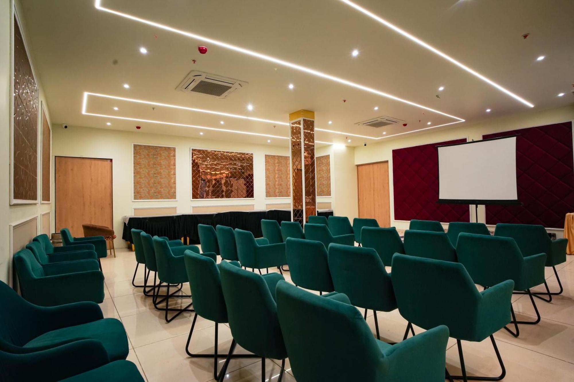 Acr Luxury Hotel Mohali Exterior foto