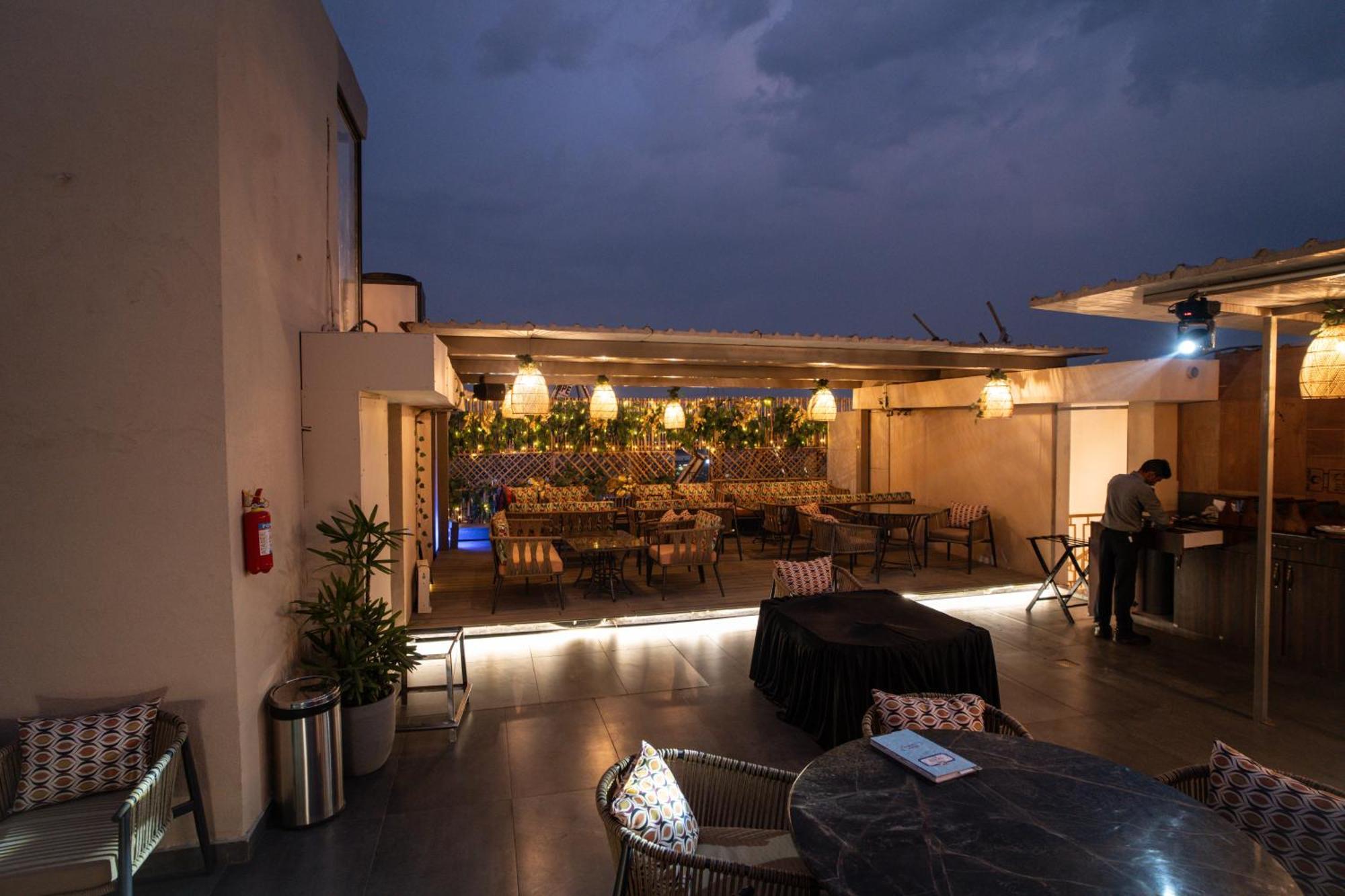 Acr Luxury Hotel Mohali Exterior foto